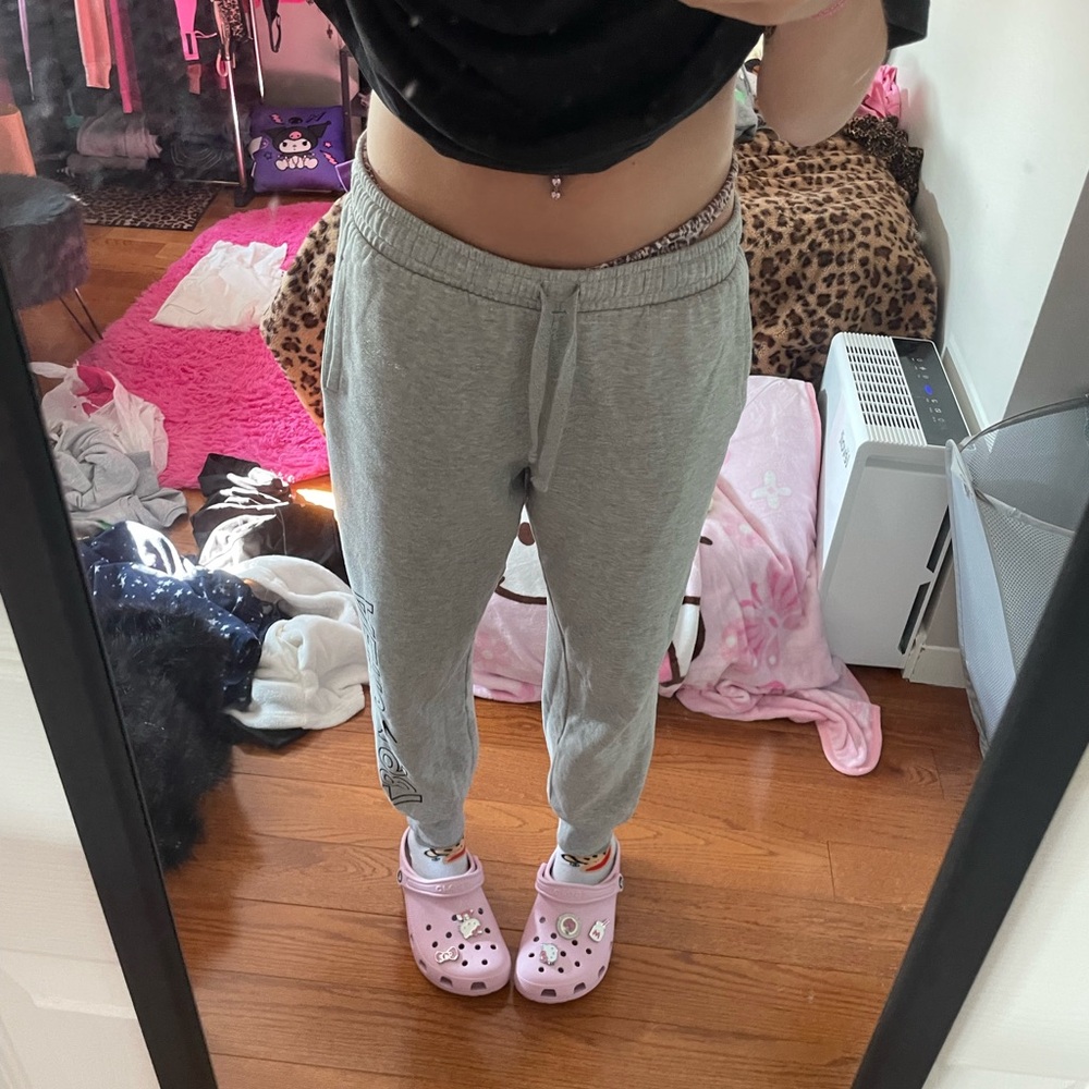 grey aeropostale pants
